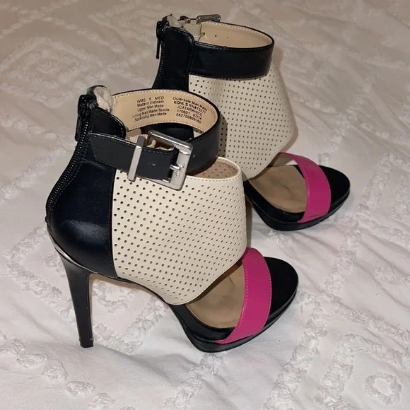 Juicy Couture Heels - Picture 2 of 9